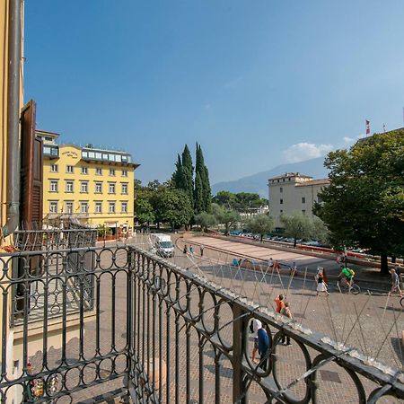 Residenza Rocca Del Lago - Happy Rentals Riva del Garda Bagian luar foto