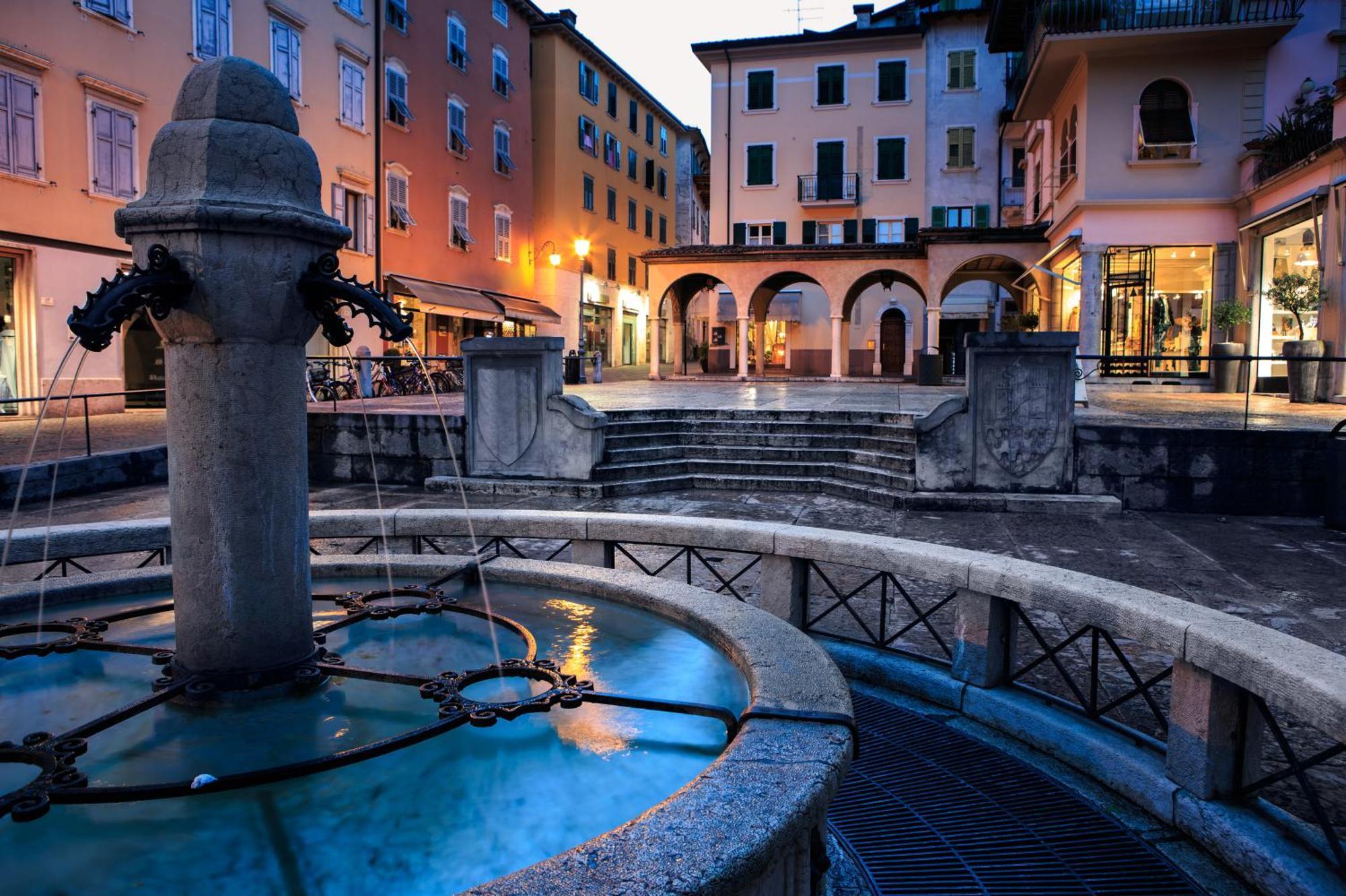 Residenza Rocca Del Lago - Happy Rentals Riva del Garda Bagian luar foto